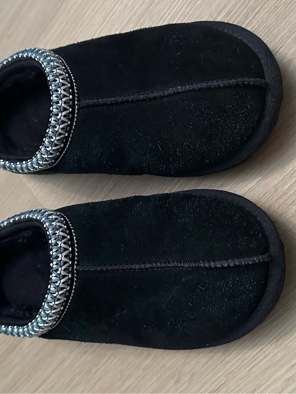 UGG - Picture 2 of 10